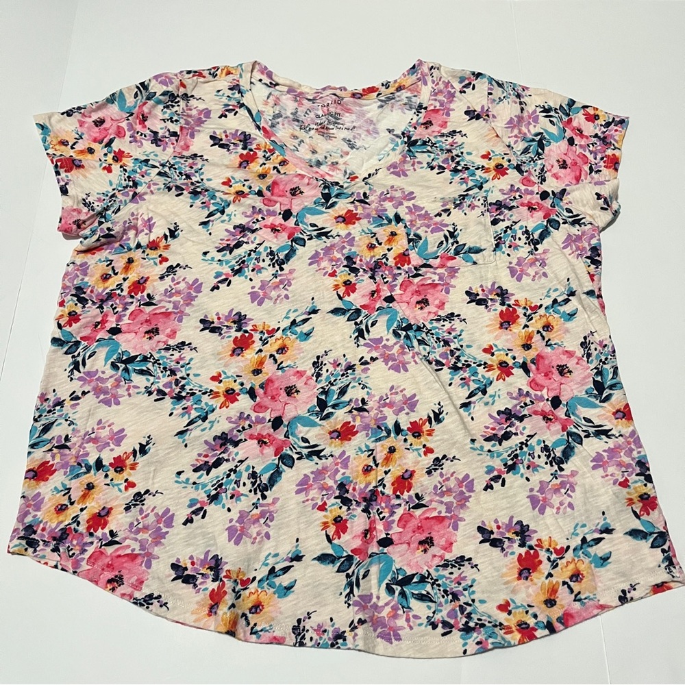 Torrid Classic Fit Floral V-Neck Pocket Tee Size 3x